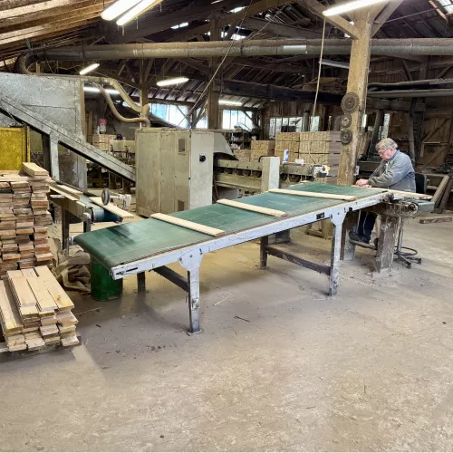 Fabrication de parquet en chataignier.jpg Fabrication de parquet en chataignier.jpg
