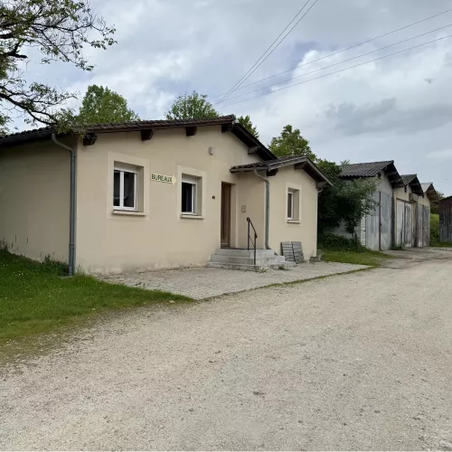 bureaux parquet de vallereuil.jpg bureaux parquet de vallereuil.jpg
